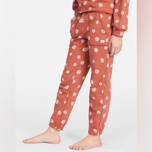 Billabong Kids Girl's Bestfriend Jogger Sweatpants Color: SWEET CHOCOLATE Size L